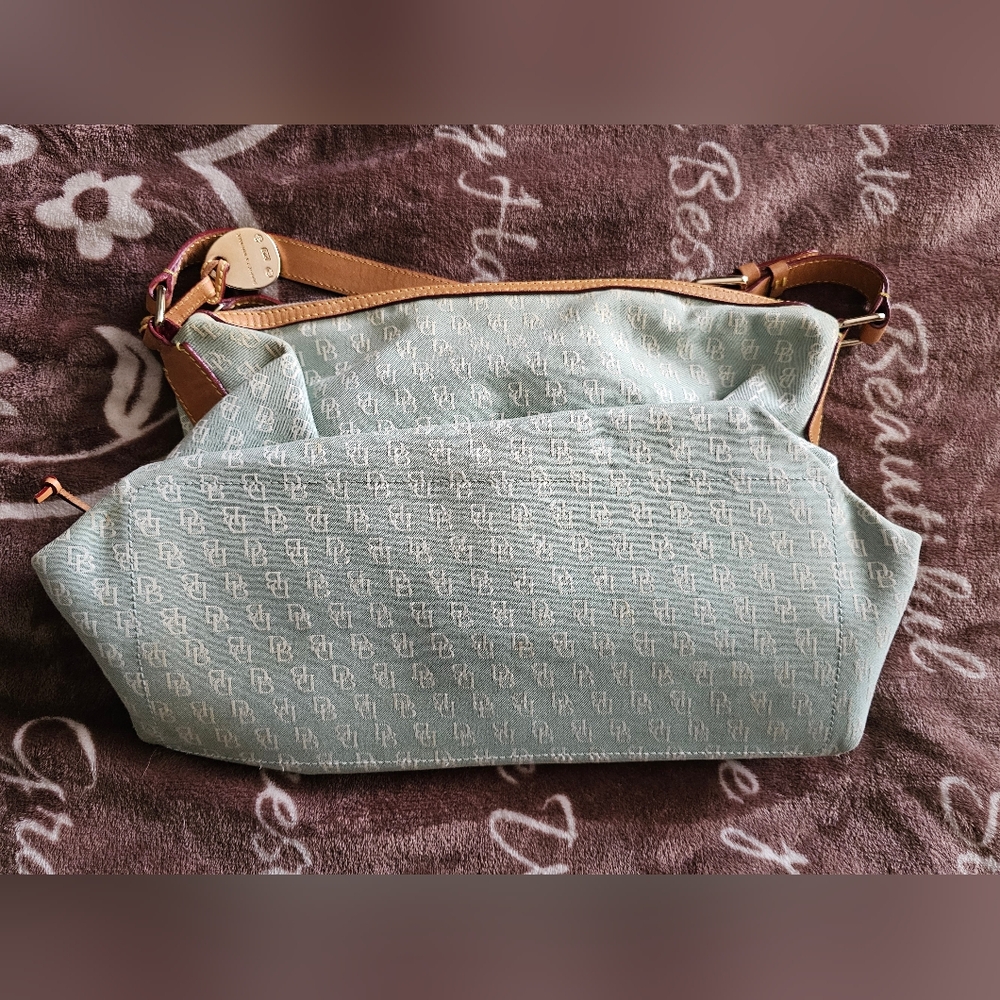 Large Dooney & Bourke purse with wallet - Picture 2 of 8